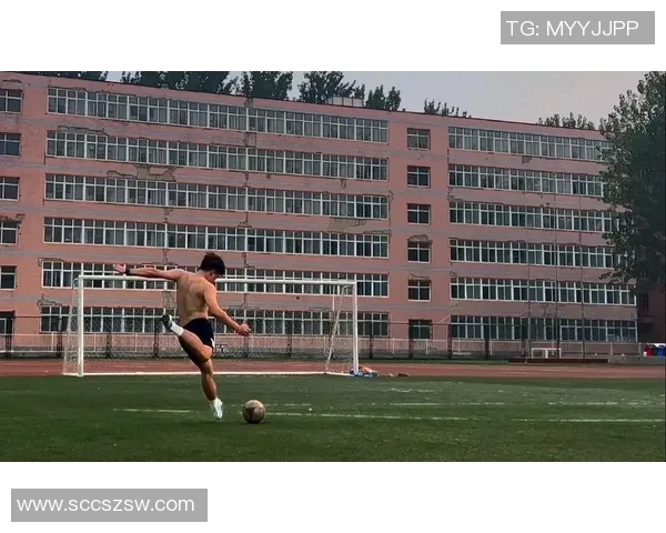 著名球星高效足球射门训练方法全面解析与实战技巧分享 著名球星高效足球射门训练方法全面解析与实战技巧分享