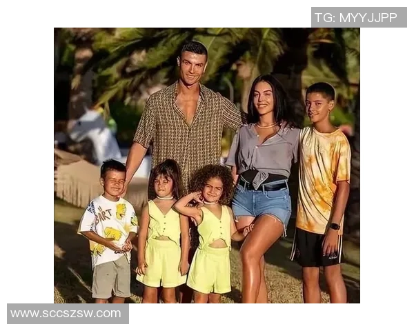 足球巨星泪别绿茵场告别赛场的感人时刻与深情回顾